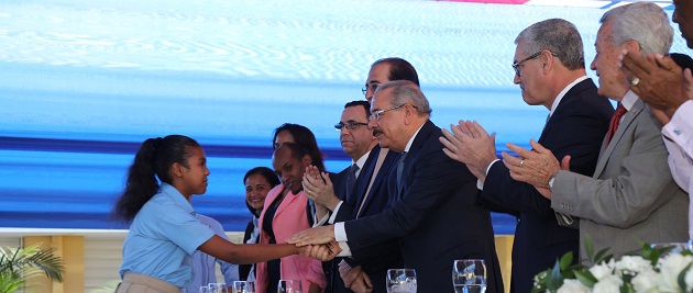  Revolución Educativa impulsada por el Presidente Danilo Medina entrega tres nuevos centros educativos Jornada Escolar Extendida primarios en Barahona