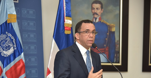  Ministro de Educación Andrés Navarro pone en funcionamiento Código de Ética Institucional