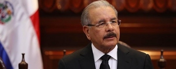  Presidente Medina dispone aumento salario mínimo del sector público de $5,117 a $10,000 pesos a partir del primero de abril