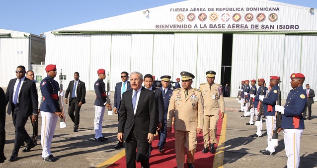  Presidente Danilo Medina sale a Florida, en atención a invitación del presidente estadounidense Donald Trump