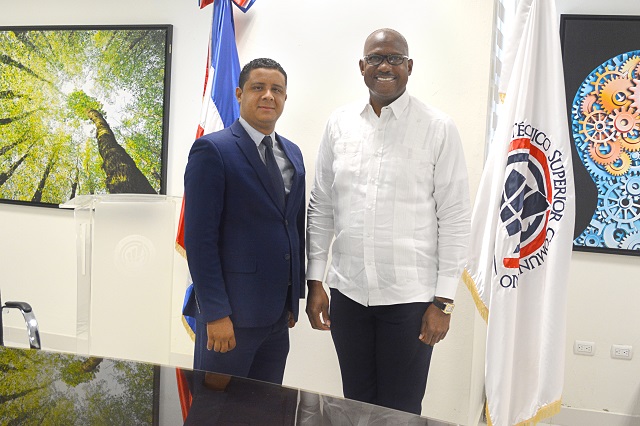  Rector Milton Reyes recibe visita de alcalde Santo Domingo Este Alfredo Martínez