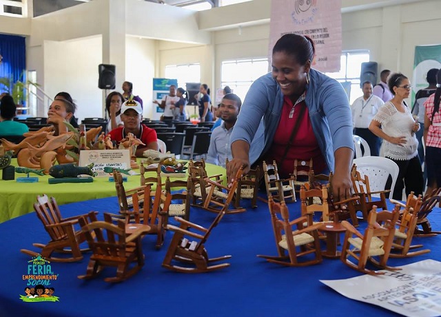  60% de los emprendimientos asesorados por UCATEBA en Barahona superan el año de operaciones