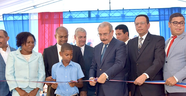  El Presidente Danilo Medina entrega tres nuevos centros educativos en San Cristóbal