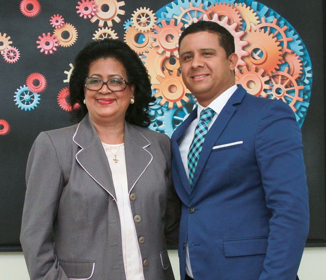  Rector del ITSC Milton Reyes, recibe visita senadora Cristina Lizardo