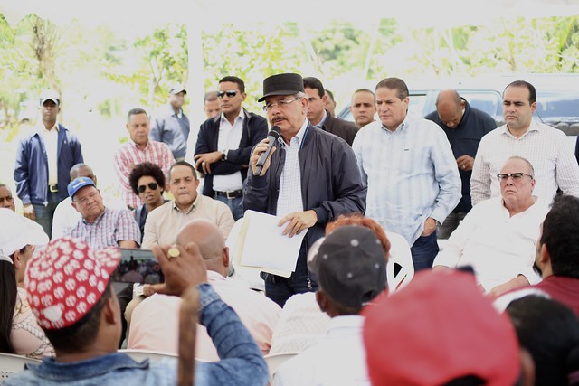  Monte Plata: Visita Sorpresa del Presidente Danilo Medina fomentará cultivo de 6 mil tareas de cacao y mejorará condiciones de vida de parceleros