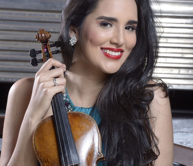  Aisha debuta en Auditorio Nacional de Uruguay