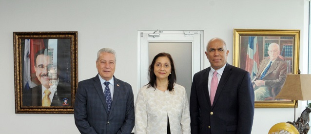 Ministro MICM, Toca Simó, recibe Embajadora Dominicana en Viena