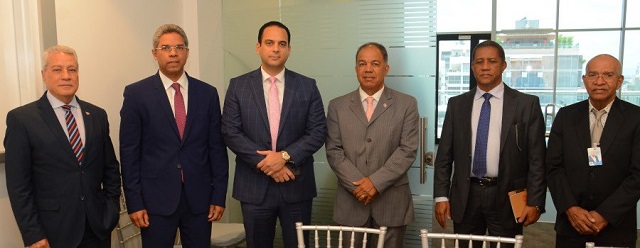  Titular del MICM sostiene encuentro con ejecutivos de GB Energy, operadora de Texaco Dominicana