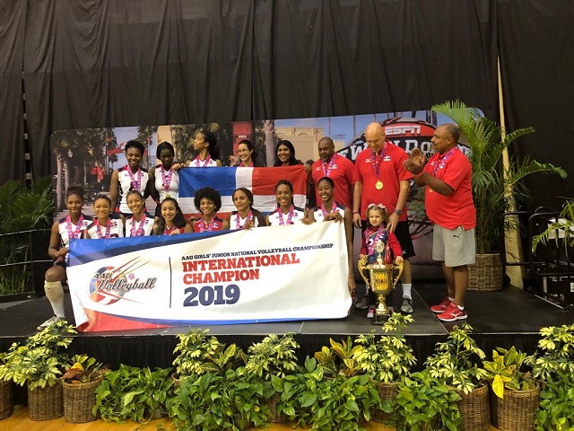  Dominicanas se coronan campeonas en torneo de AAU