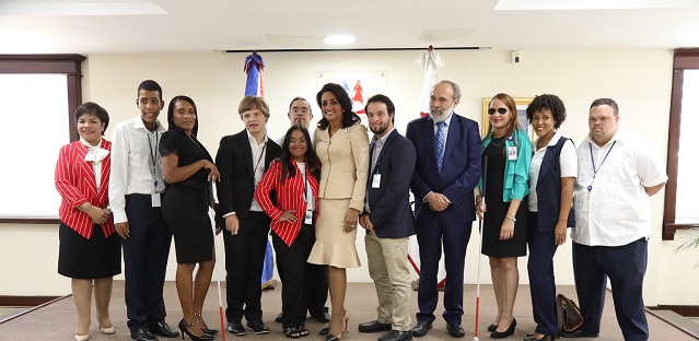  Jóvenes con discapacidad demuestran habilidades laborales en diferentes áreas de la OISOE