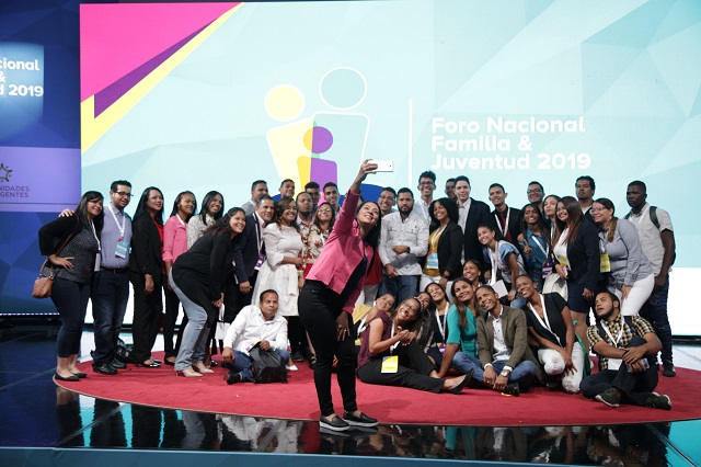  Jóvenes proponen soluciones a numerosas inquietudes para el progreso personal y del país