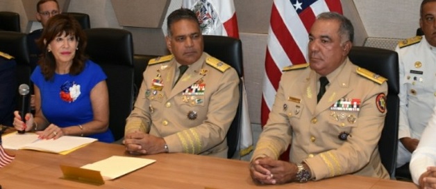  Embajada de Estados Unidos entrega equipos al Ministerio de Defensa y los Comandantes de Fuerzas