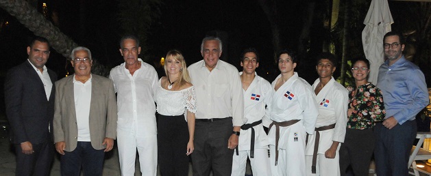  Tony Rivera agasaja a Dimitrova y Velazquez; «RD ha ganado 86 medallas en Karate y es un gran logro»