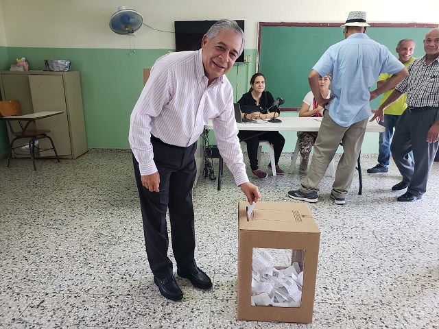  Roberto Salcedo acude a simulacro de voto automatizado