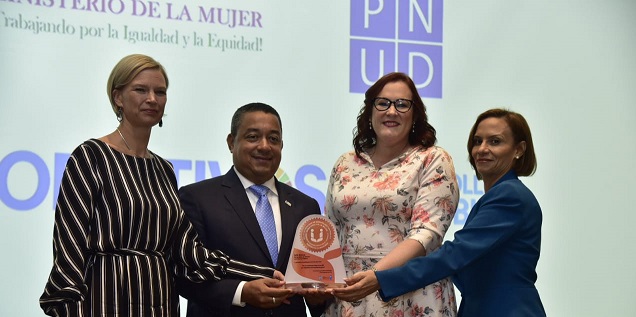  Ministerio de la Mujer y PNUD entregan sello de igualdad de género en el sector público a cuatro instituciones estatales