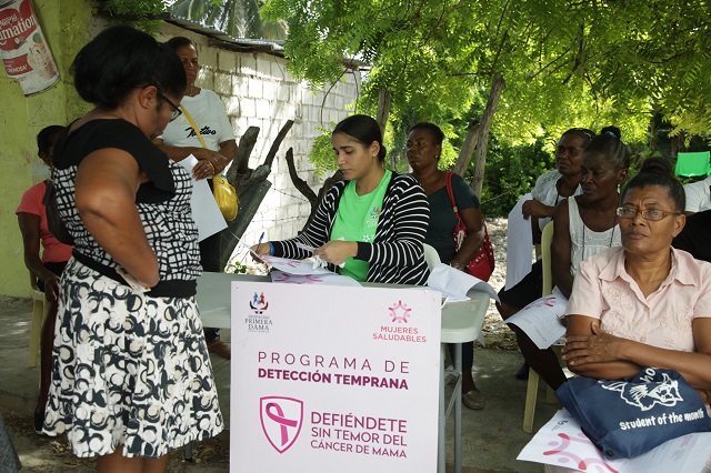  Equipo de 150 médicos ofrece atenciones a 2,500 habitantes de Jimaní en segundo día de jornada La vuelta al Lago