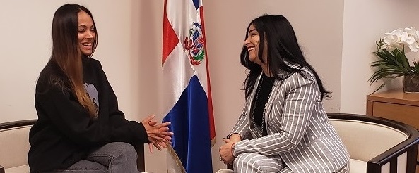  La cónsul dominicana en California recibe a actriz Zoe Saldaña y resume logros de gestión en beneficio de la comunidad dominicana y la promoción del país
