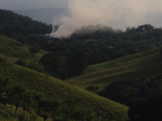  Se intensifica incendio en vertedero de Jarabacoa