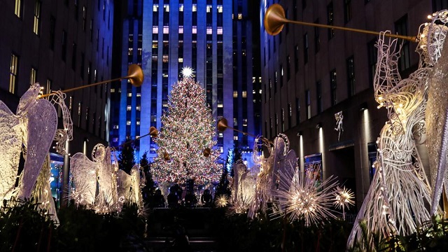  Llegó la Navidad a Nueva York con el árbol del Rockefeller Center