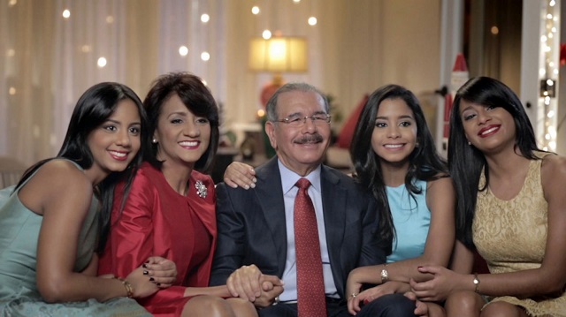  En Navidad, presidente Danilo Medina envía cálida felicitación al pueblo dominicano y recuerda importancia de ser solidarios