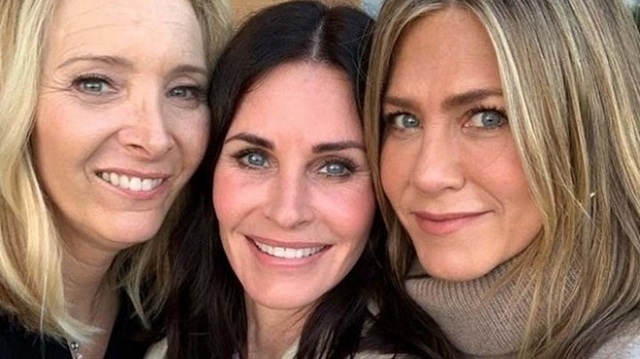  Jennifer Aniston se reunió con sus ex compañeras de Friends en medio de los rumores sobre el regreso de la serie