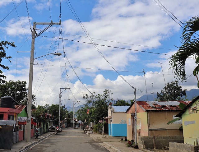  EDENORTE rehabilita redes e instala servicio 24 horas de luz en Bonao