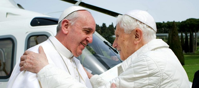  El Vaticano citó al papa Francisco para responder a Benedicto XVI sobre el celibato de los sacerdotes