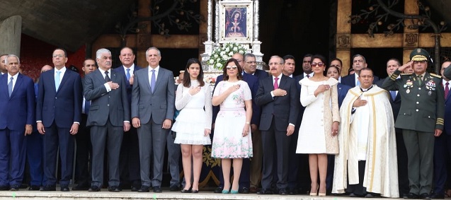  Presidente Danilo Medina y primera dama, Cándida Montilla de Medina, acuden a misa Día Nuestra Señora de la Altagracia