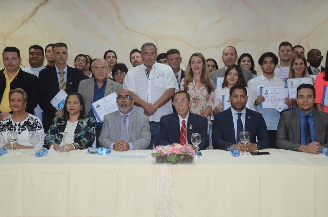  MIP juramenta 46 extranjeros como ciudadanos dominicanos