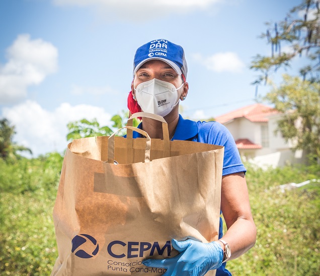  CEPM y CEB donan alimentos de primera necesidad a las familias más vulnerables a la crisis sanitaria