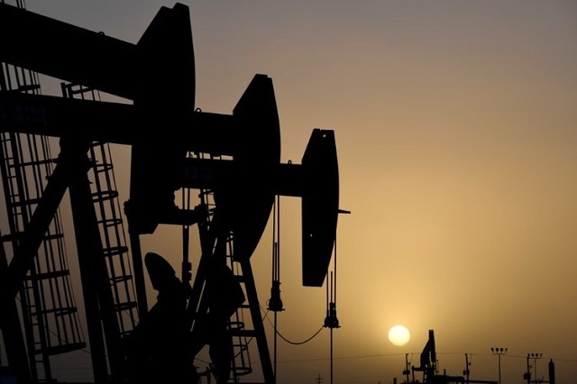  Caída histórica en el precio del barril de petróleo en Estados Unidos: cotiza a menos de 3 dólares