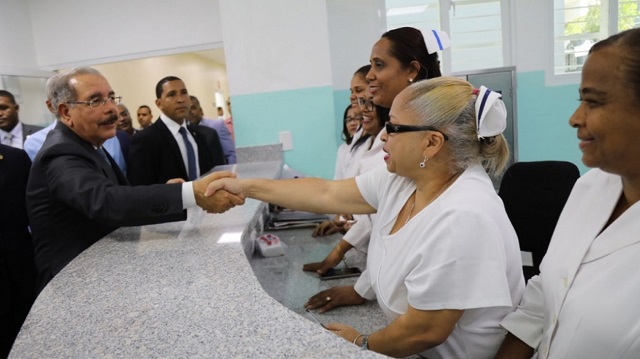  Presidente Danilo Medina envía efusivo abrazo a profesionales enfermería; agradece atenciones y solidario acompañamiento a pacientes