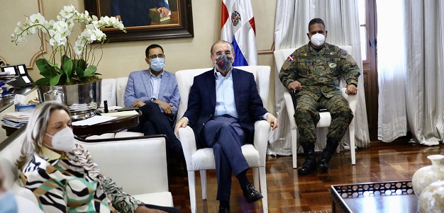 Presidente Danilo Medina se reúne con Comité de Emergencias y Gestión Sanitaria para el Combate del Coronavirus; pasan balance a medidas implementadas *Video