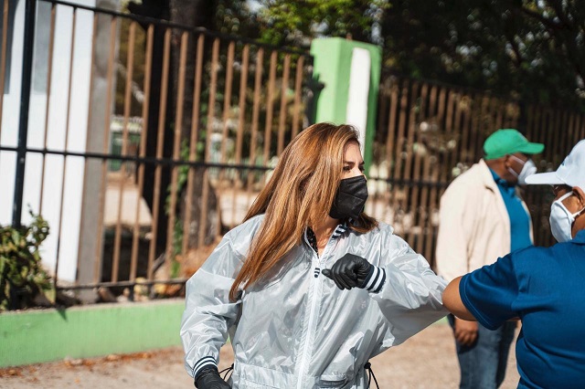  Carolina Mejía encabeza gran operativo limpieza del ADN en toda la capital con más de 100 camiones recolectores de desechos