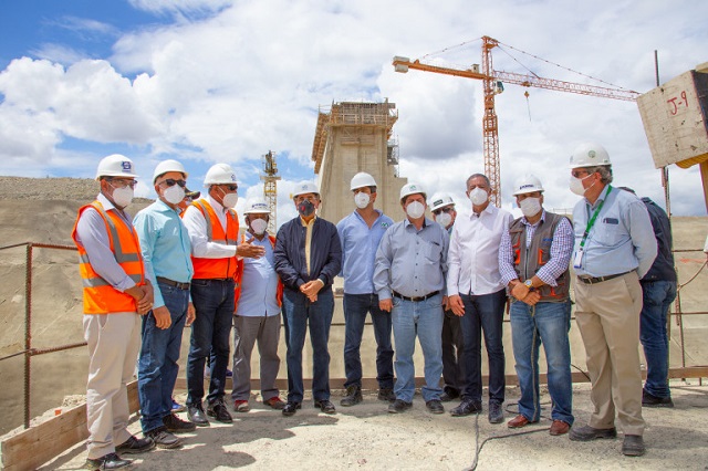  Danilo Medina realiza Visita Sorpresa a presa Monte Grande; constata avances obra mejorará calidad de vida de gente de la región Enriquillo