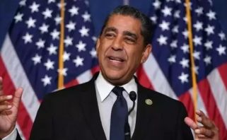  Congresista Espaillat introduce proyecto de ley para compensar a las víctimas de Covid-19, crear monumento para conmemorar las vidas perdidas y los héroes que lucharon contra la pandemia