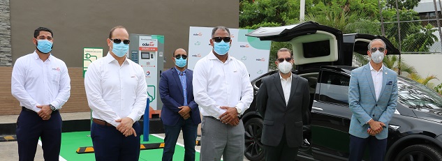  EDESUR celebra sus 21 años instalando su 1er cargador para vehículos eléctricos