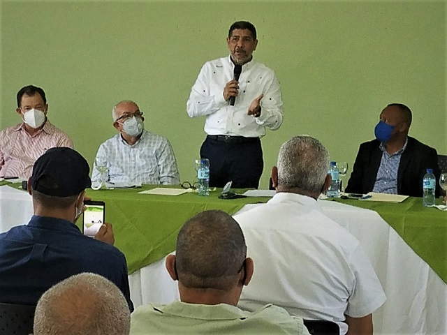  Limber Cruz: “Gobierno extenderá la mano sector bananero”