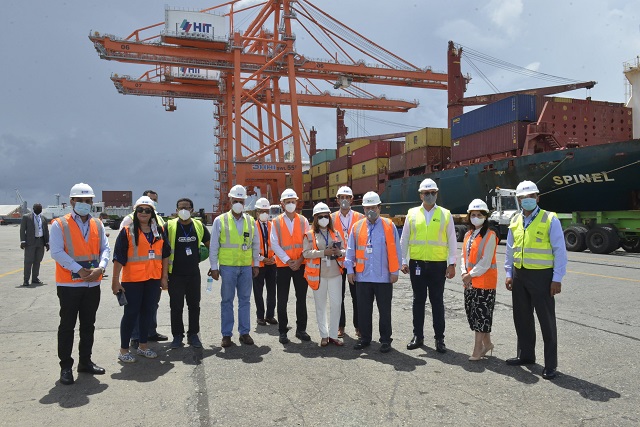  Director de Aduanas reafirma su compromiso con puertos del país