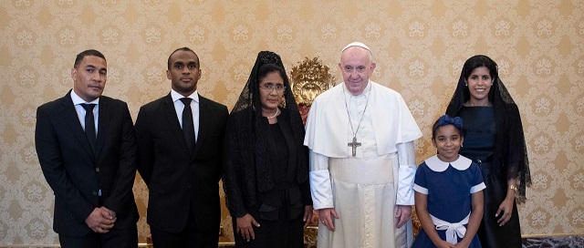  Eunisis Vásquez Acosta primera mujer Embajadora dominicana ante Vaticano fue recibida por el Papa Francisco
