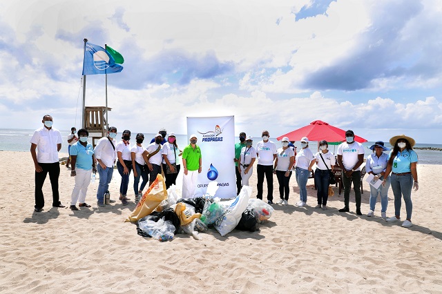  Fundación Propagas sanea playas y riberas de ríos