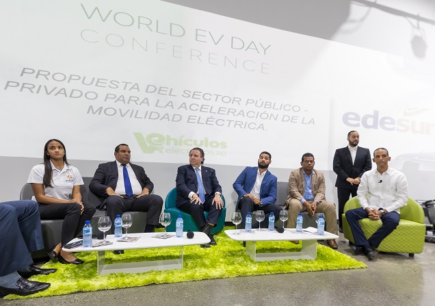  Realizan conferencia sobre movilidad eléctrica