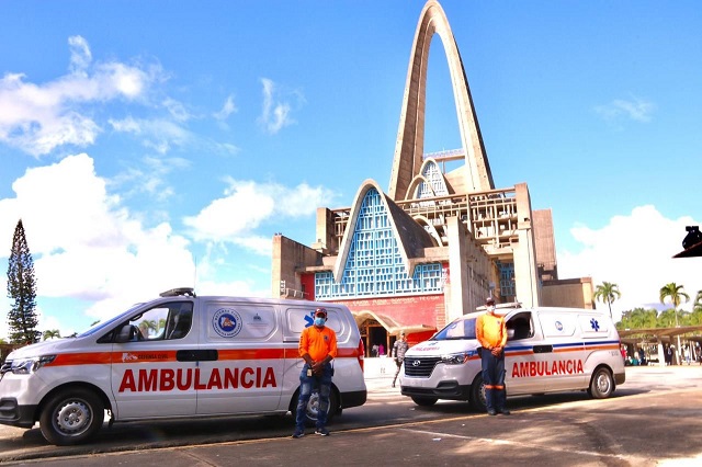  Defensa Civil trabaja en la seguridad  vial y salud de los feligreses a Basílica Higüey por el Día de la Altagracia