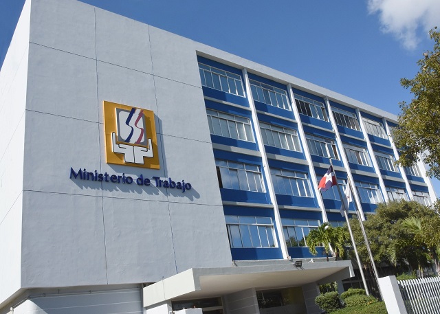  Ministerio de Trabajo invita a tres jornadas de empleos en La Vega, Bonao y Barahona 
