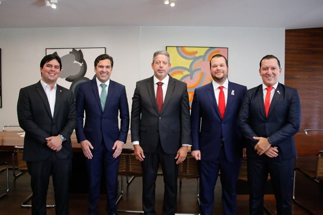  Presidente Cámara de Diputados de Brasil y líderes congresuales se reúnen con el Diputado Orlando Jorge Villegas