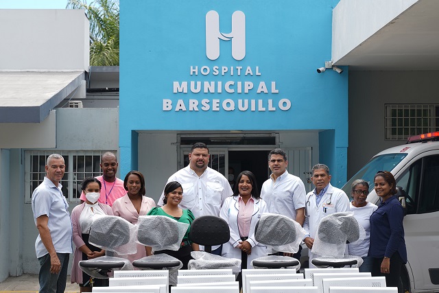 Fundación Refidomsa dona equipo de laboratorio a hospital de Barsequillo