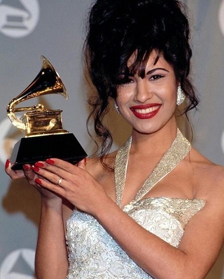  Carisma y la energía de Selena, Reina del Tex-Mex, 27 años después   