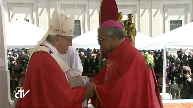  Papa Francisco envía felicitaciones a monseñor Ozoria por 25 Aniversario de Ordenación Episcopal