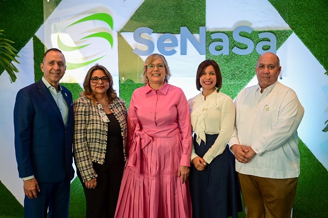  SeNaSa realiza almuerzo con representantes del sector seguro