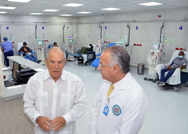  Superintendente de salud y riesgos laborales visita al Hospital Vinicio Calventi
